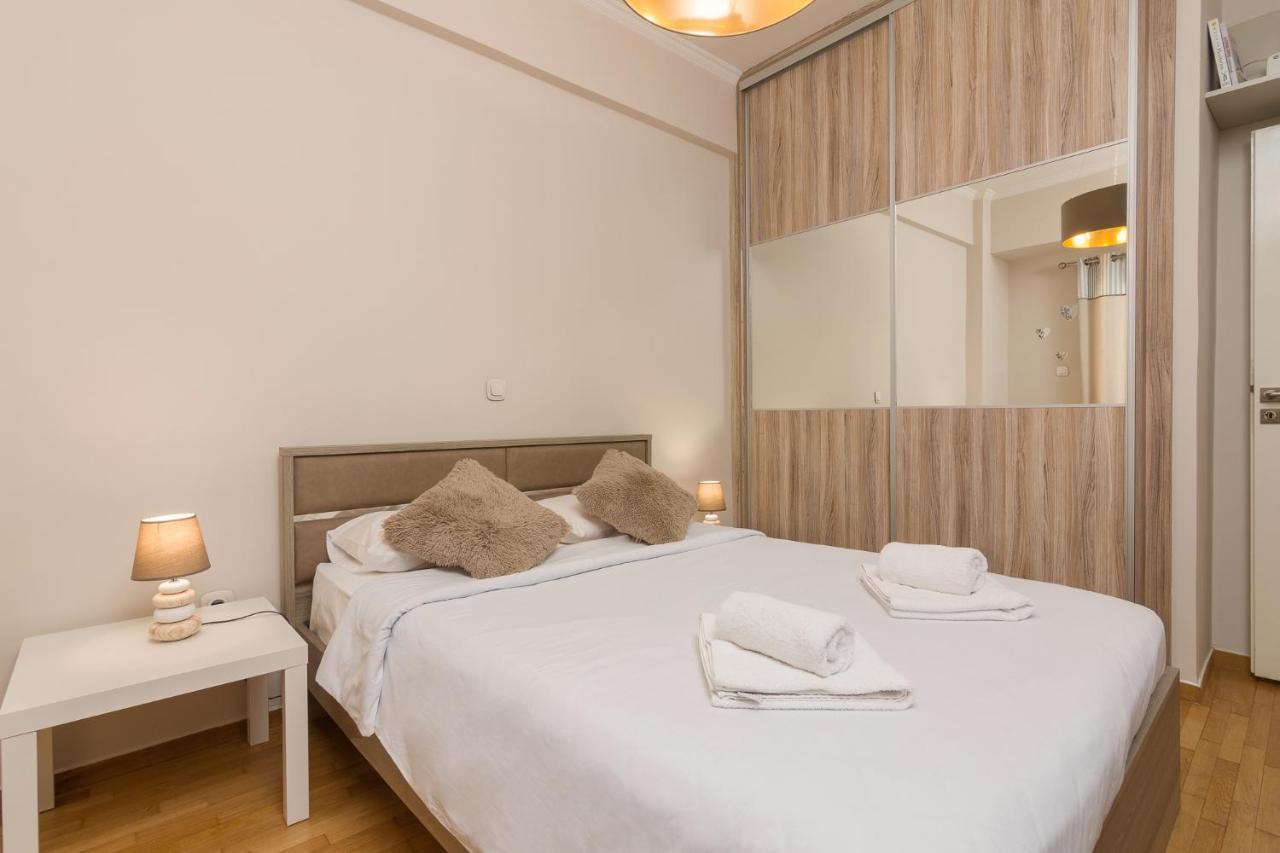 Beautiful And Spacious Apartment In Pagrati Athen Exterior foto